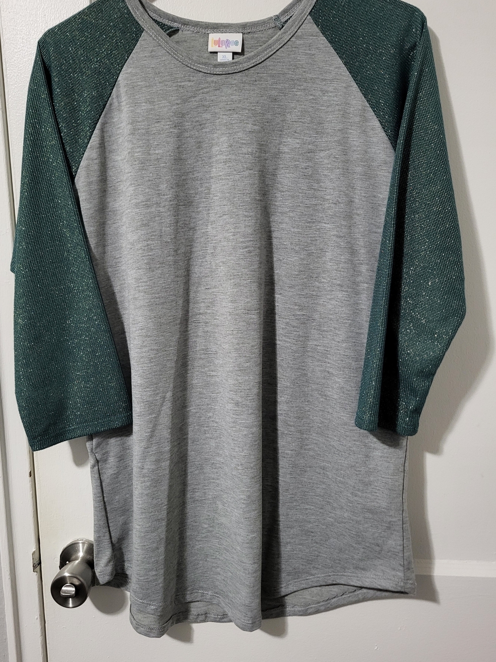 LuLaroe Heather Gray Raglan Top with Forest Green Sleeves